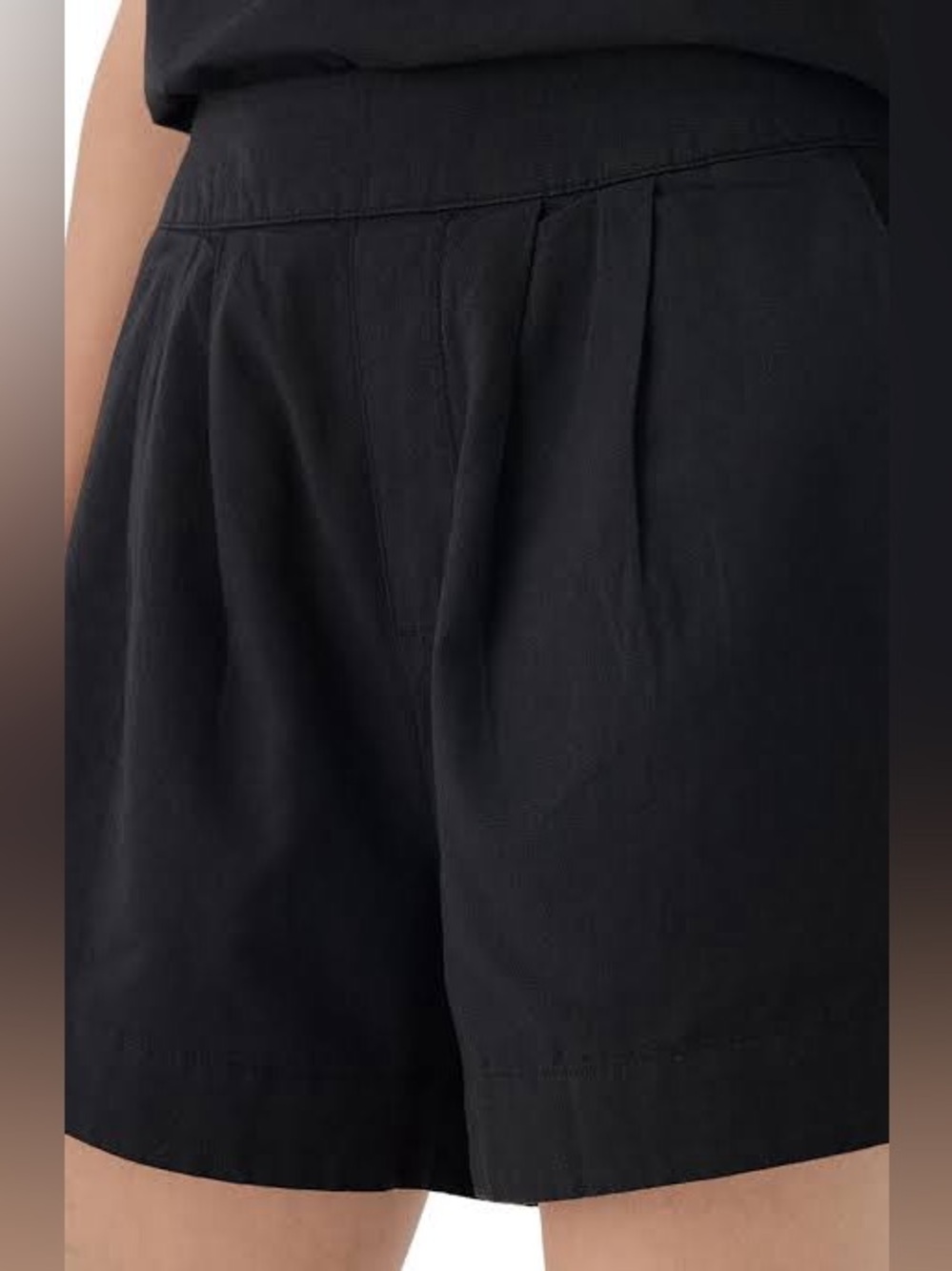Forever 21 Black Elastic-Waist Casual Shorts with Pockets